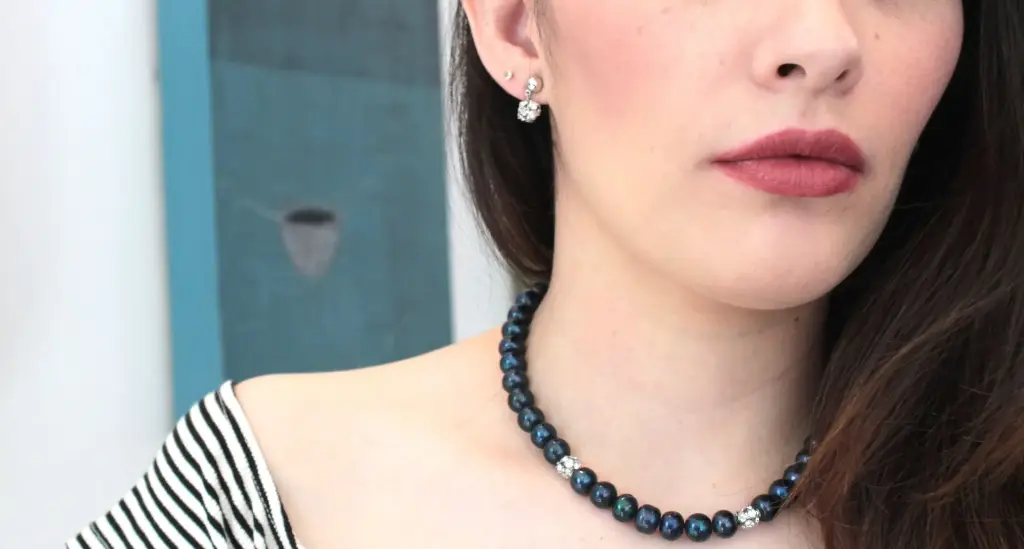 COLLAR PERLA NAVY NAT 4-6MM ROD